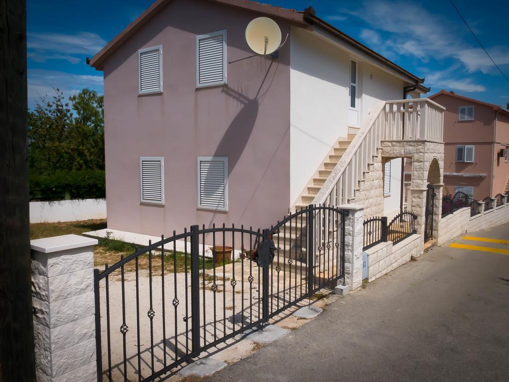 Take It Easy Apartments Slatine Exterior photo